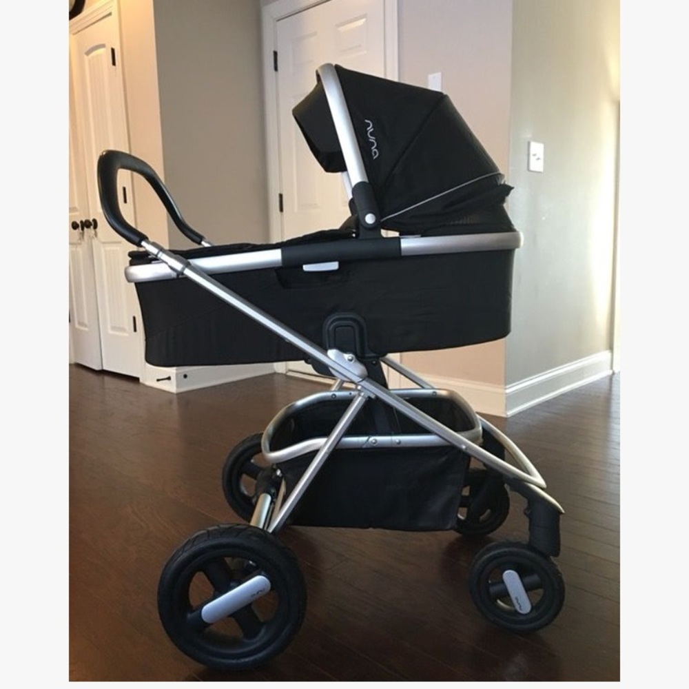 *SOLD* nuna ivvi stroller & bassinet - caviar - Picture 5 of 8